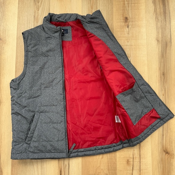 Gray Herringbone Zip Up Puffer Vest With Red Inner Lining 2 Exterior Pockets - Picture 5 of 12